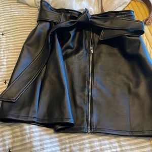 Black began leather mini